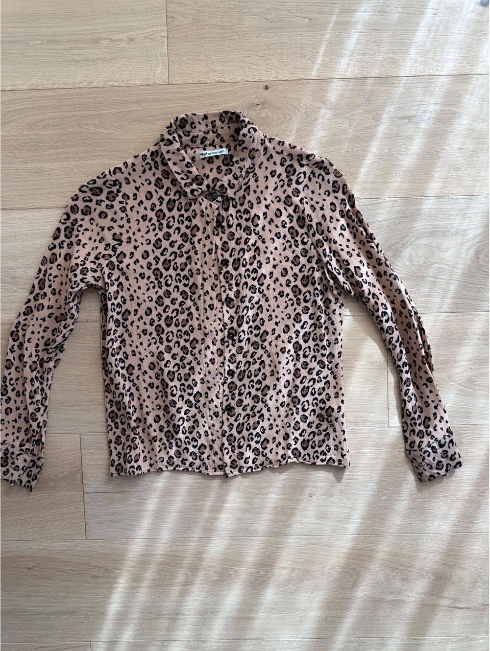 Reformation Leopard Print Button Front Blouse Size Medium Viscose Long Sleeve